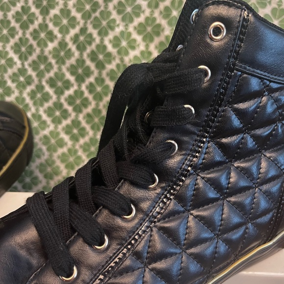 Guess Mens High Top Sneakers W/ Black Faux Leather!! - Picture 10 of 14